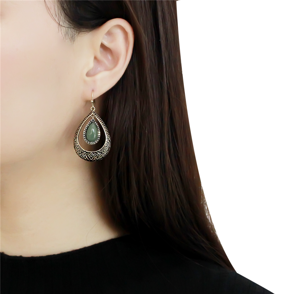 TK2576 - Stainless Steel Earrings IP Gold(Ion Plating) Women Semi-Precious Emerald